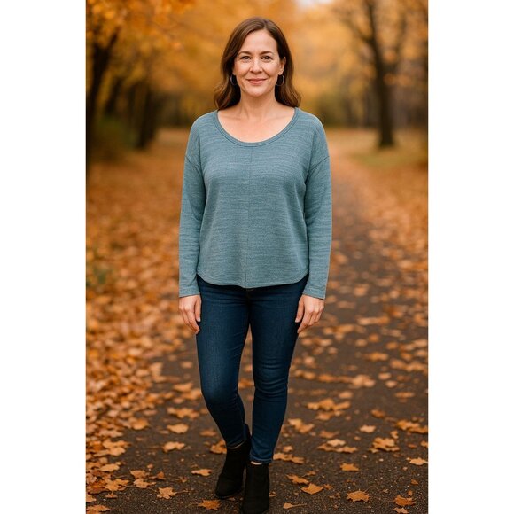 Old Navy Women Pullover Sweater S Scoop Neck Blue Knit Soft Lagenlook Preppy - Picture 1 of 7